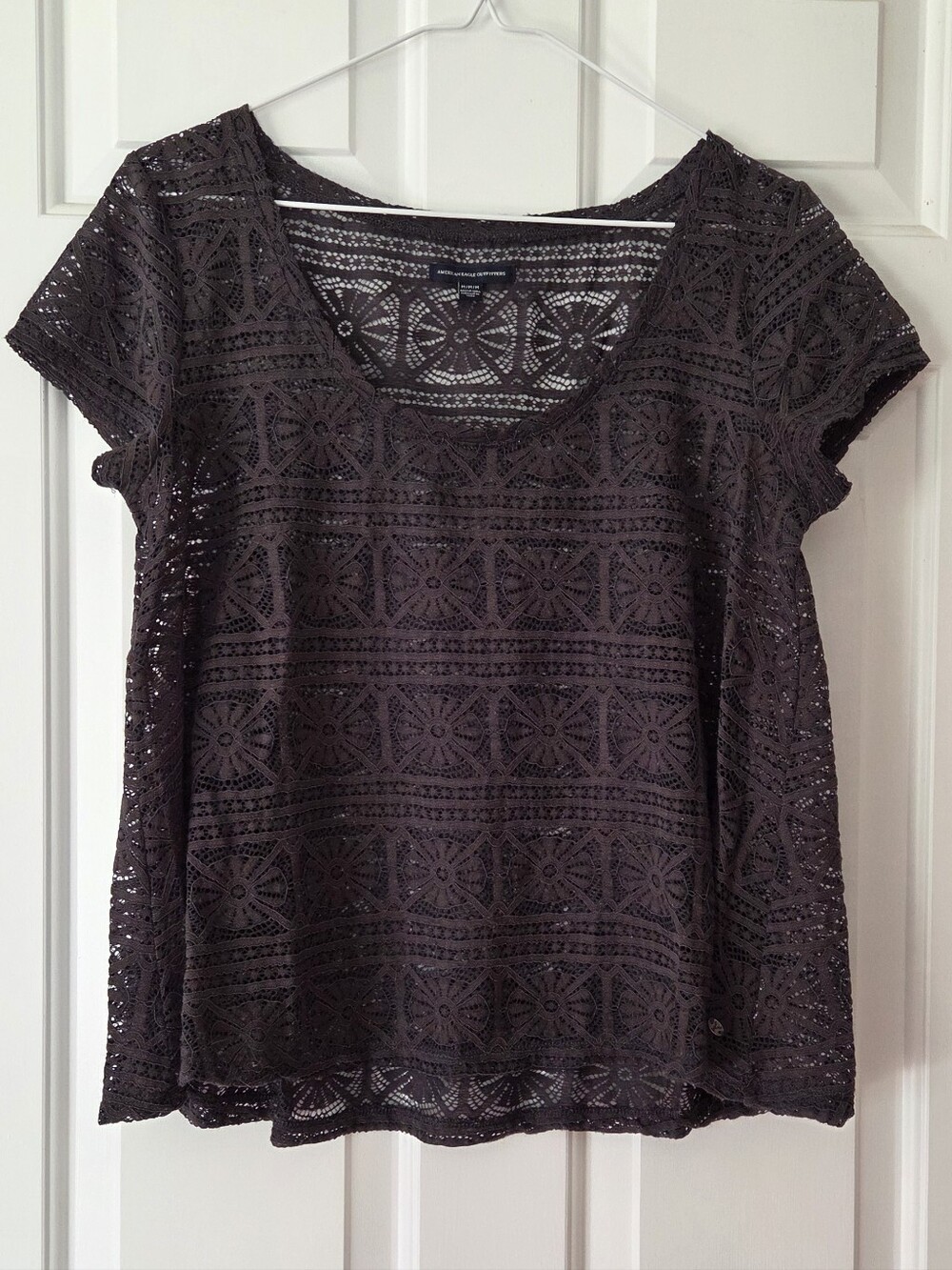 American Eagle Gray Lace T-shirt Size M